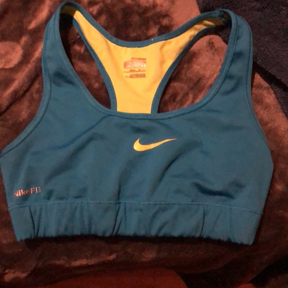Nike sports bra dry-fit